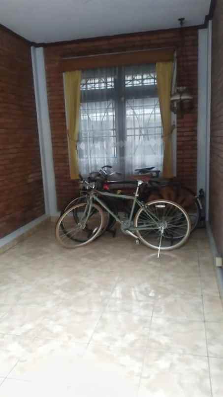 dijual rumah komplek abadi