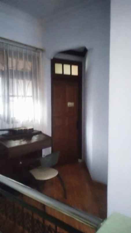 dijual rumah komplek abadi