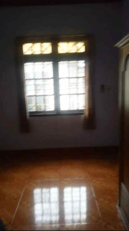 dijual rumah komplek abadi