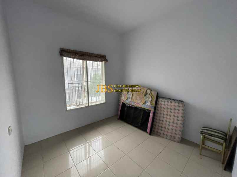 dijual rumah komplek atria residence