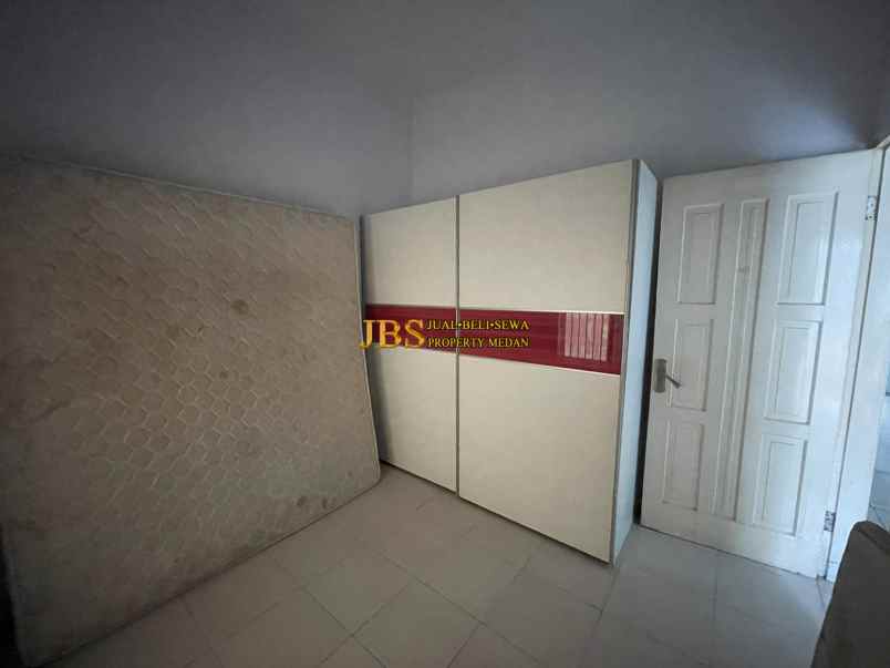 dijual rumah komplek atria residence