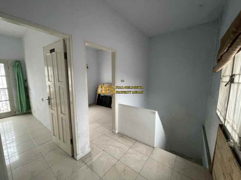 dijual rumah komplek atria residence