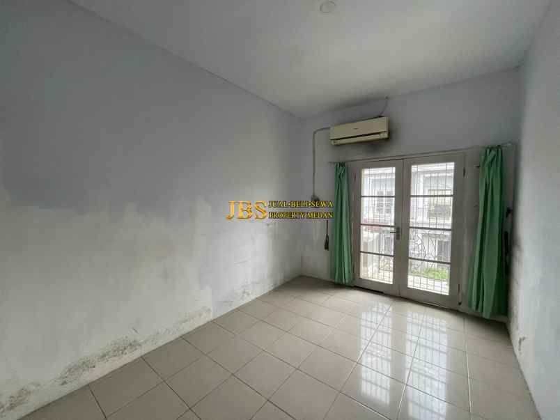 dijual rumah komplek atria residence