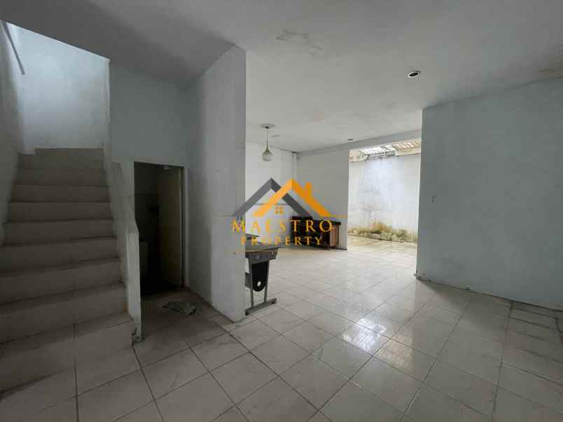 dijual rumah komplek atria residence