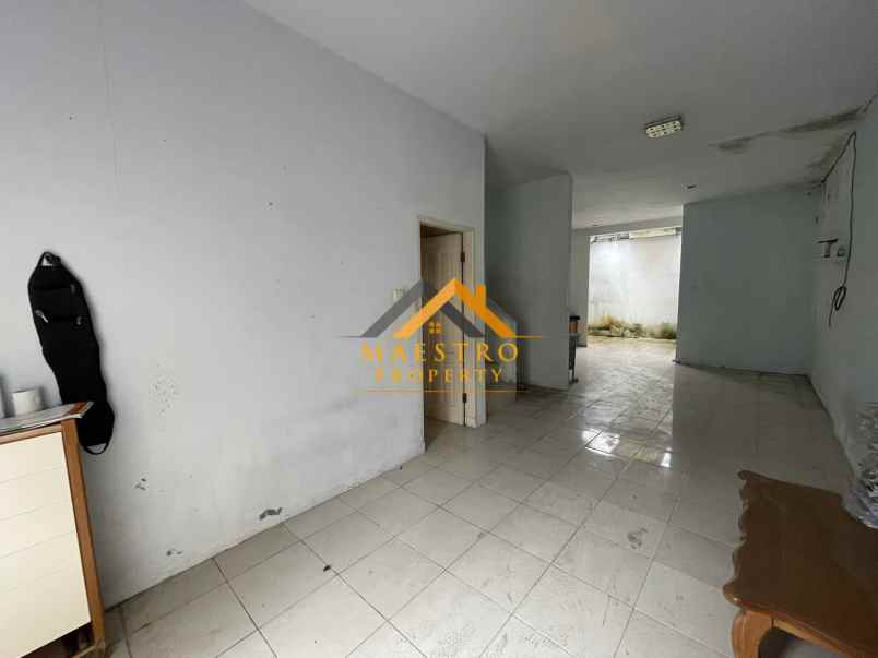 dijual rumah komplek atria residence