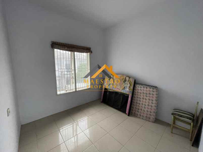 dijual rumah komplek atria residence