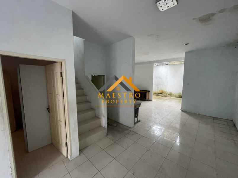 dijual rumah komplek atria residence