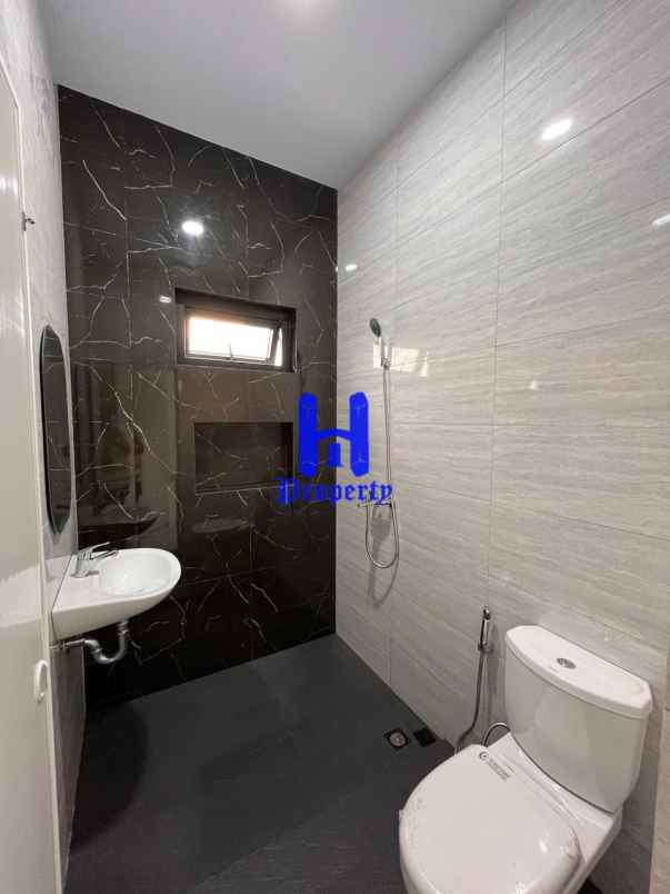 dijual rumah komplek cemara harmoni