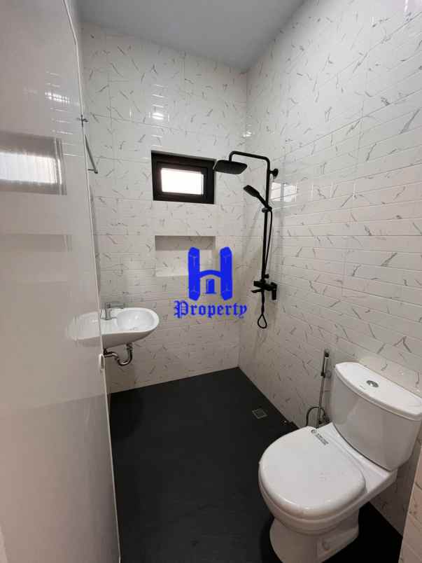 dijual rumah komplek cemara harmoni