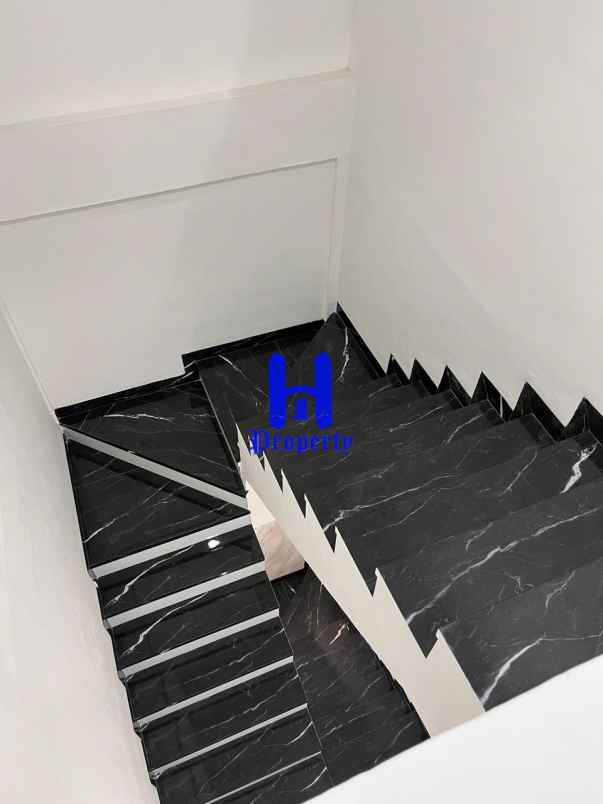 dijual rumah komplek cemara harmoni