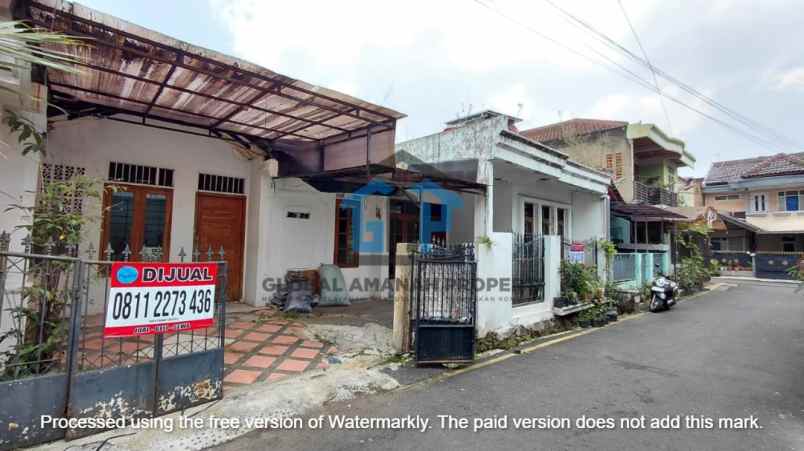 dijual rumah komplek cipageran