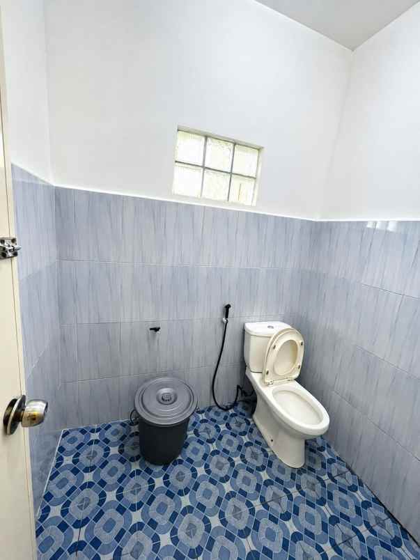 dijual rumah komplek griya winaya
