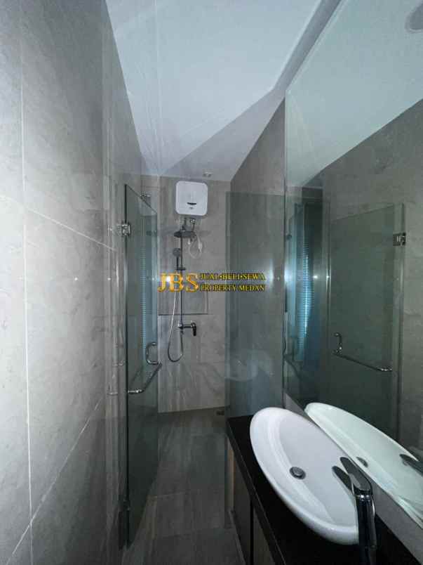 dijual rumah komplek jewel park jalan