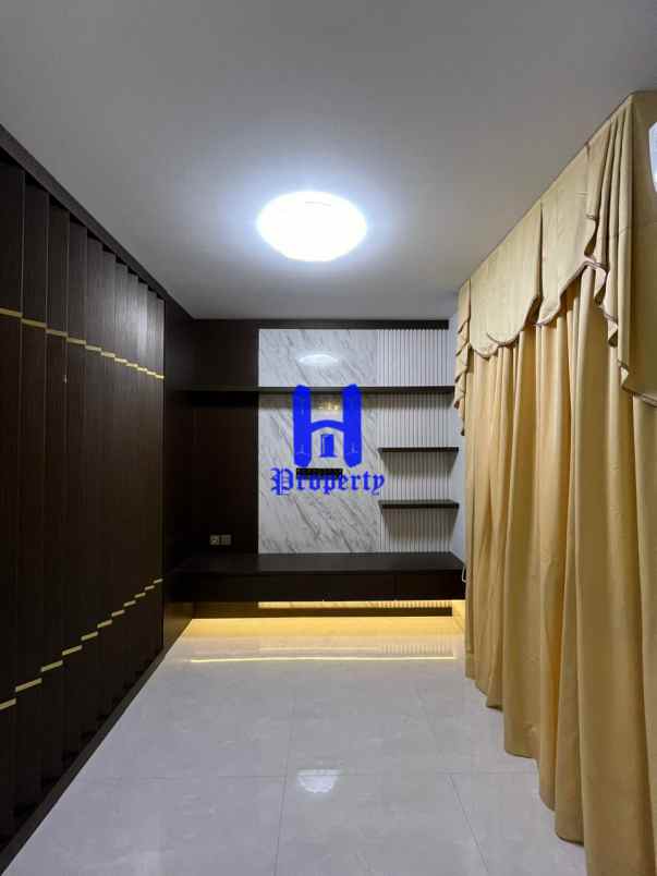 dijual rumah komplek jewel park jalan