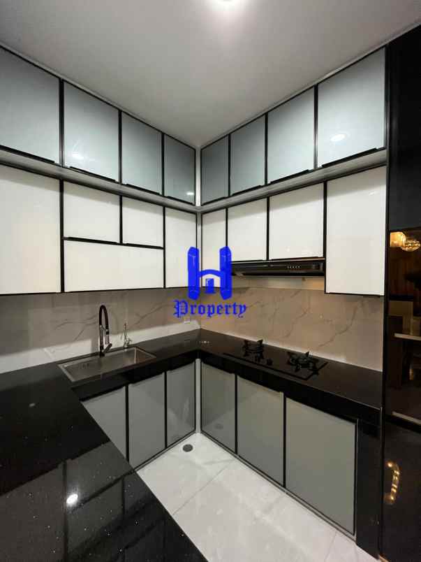 dijual rumah komplek jewel park jalan