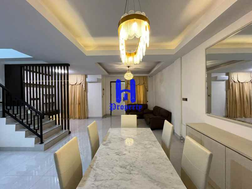 dijual rumah komplek jewel park jalan
