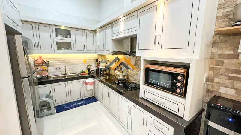 dijual rumah komplek krakatau palace 1