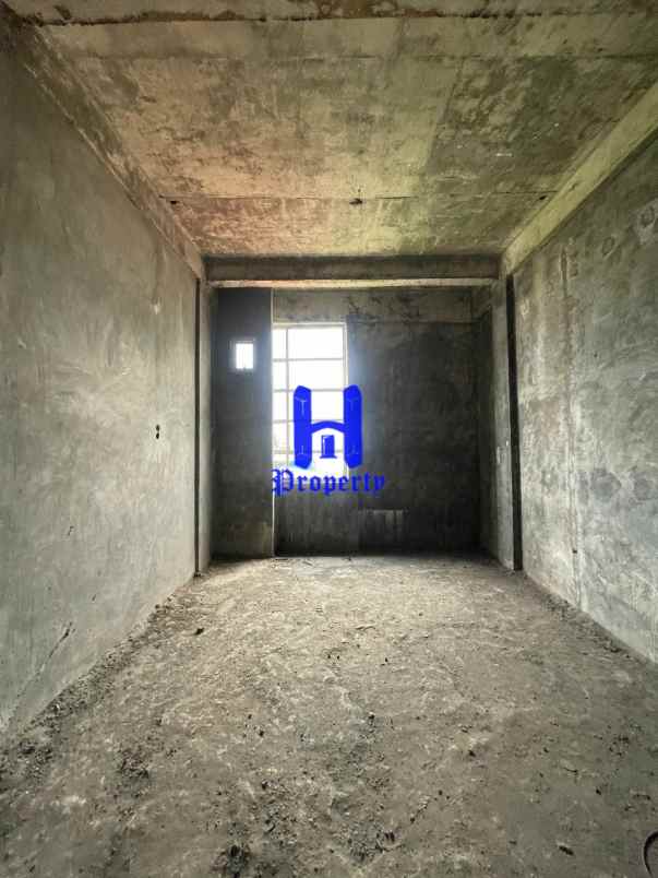 dijual rumah komplek krakatau platinum