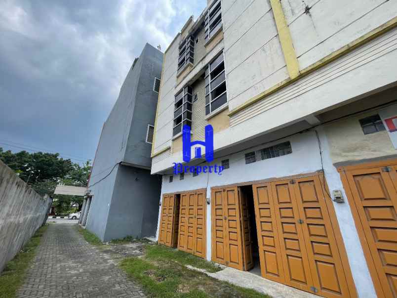 dijual rumah komplek krakatau platinum