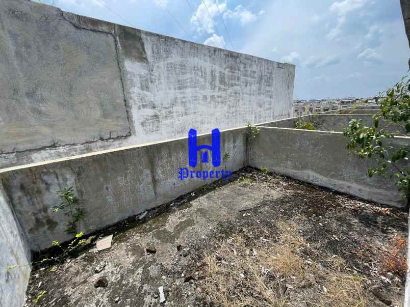 dijual rumah komplek krakatau platinum