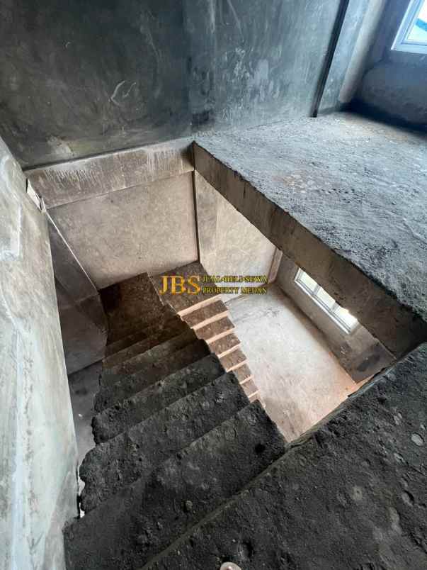 dijual rumah komplek mentari somerset