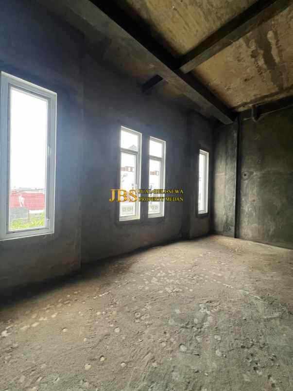 dijual rumah komplek mentari somerset