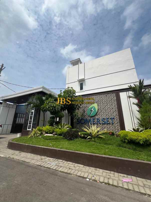 dijual rumah komplek mentari somerset