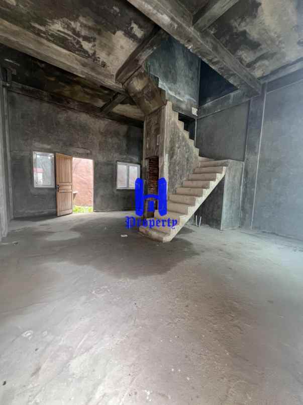 dijual rumah komplek mentari somerset