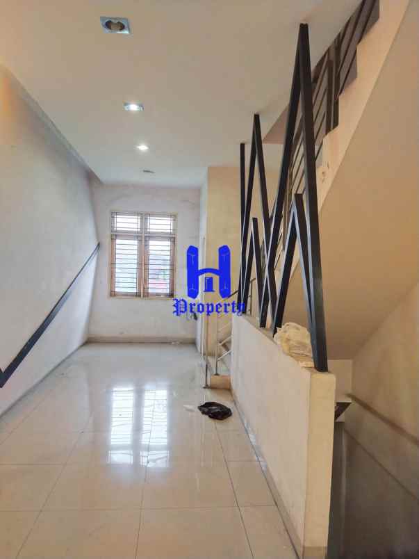 dijual rumah komplek multatuli blok cc