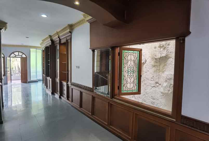 dijual rumah komplek perumahan taman aries