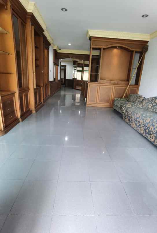 dijual rumah komplek perumahan taman aries