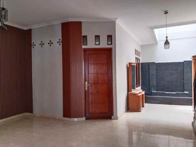 dijual rumah komplek pondok bambu duren