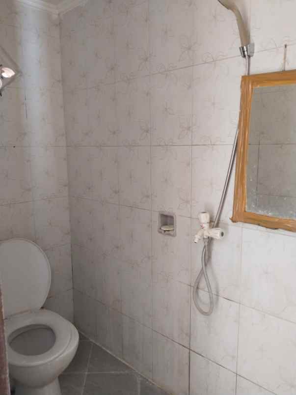 dijual rumah komplek pondok bambu duren