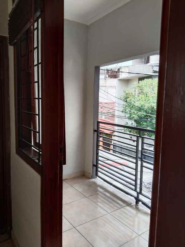 dijual rumah komplek pondok bambu duren