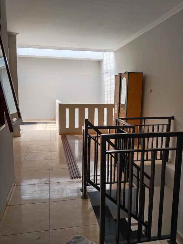 dijual rumah komplek pondok bambu duren