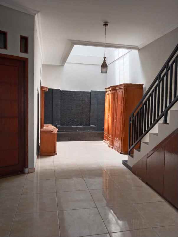 dijual rumah komplek pondok bambu duren
