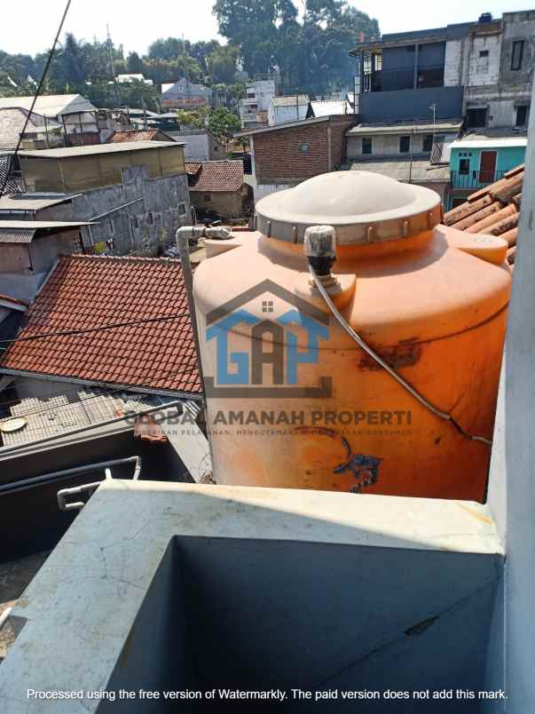 dijual rumah komplek sariwangi