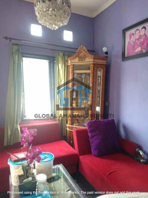 dijual rumah komplek sariwangi