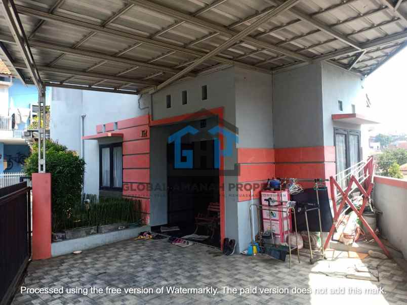dijual rumah komplek sariwangi