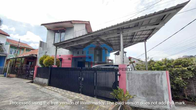 dijual rumah komplek sariwangi