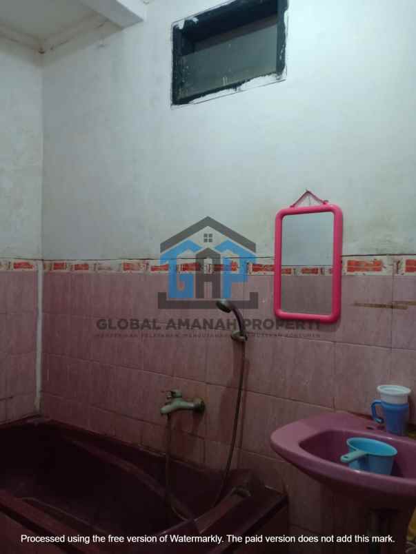 dijual rumah komplek sariwangi