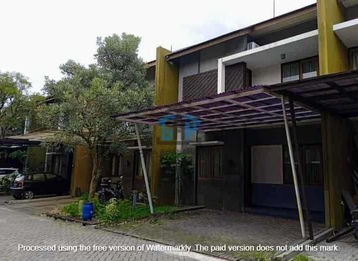 dijual rumah komplek setraduta bandung
