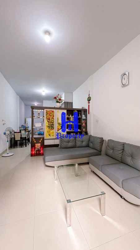 dijual rumah komplek sunggal center