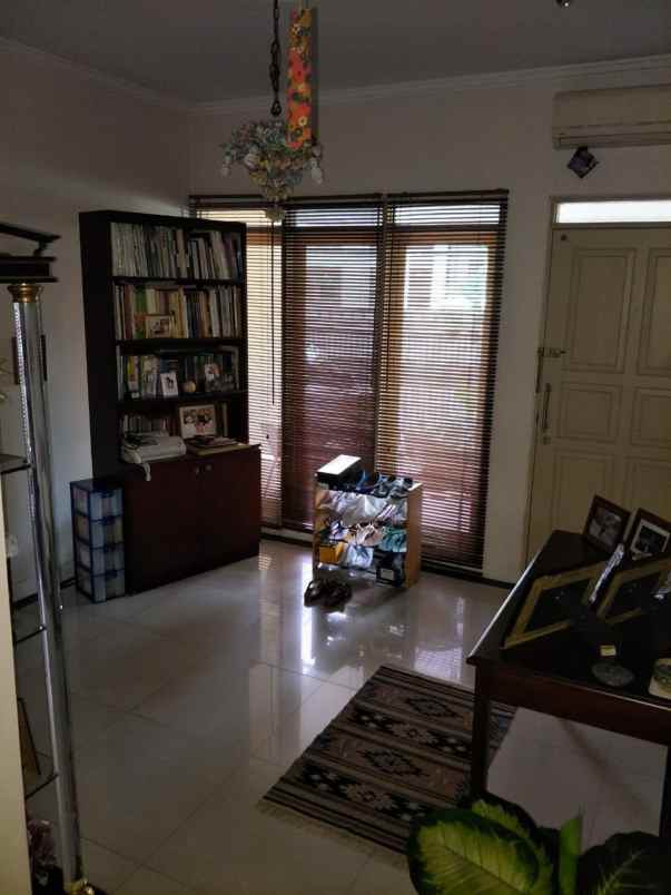 dijual rumah komplek tanjung barat indah