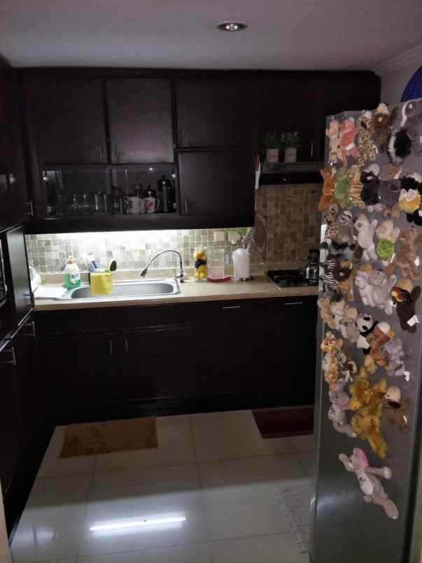 dijual rumah komplek tanjung barat indah
