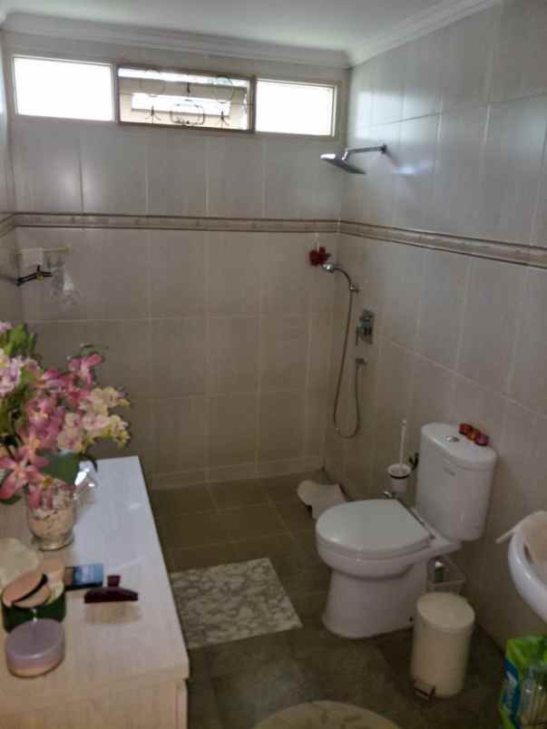 dijual rumah komplek tanjung barat indah