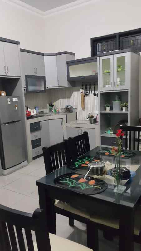 dijual rumah kost di kendangsari