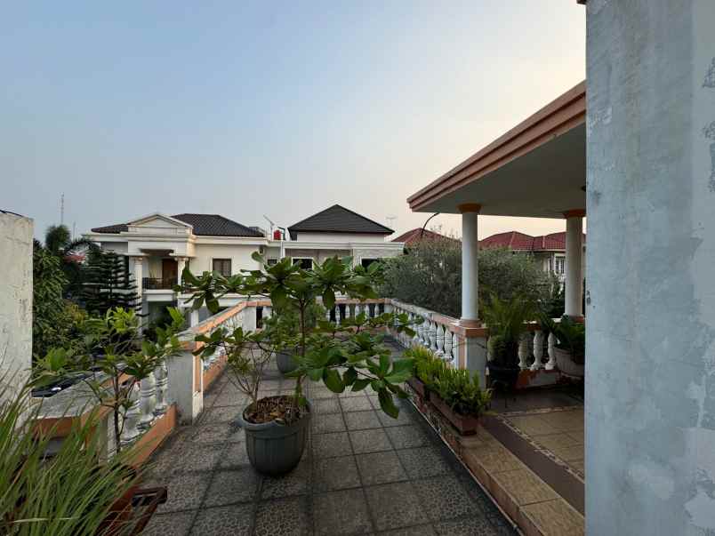 dijual rumah kota wisata