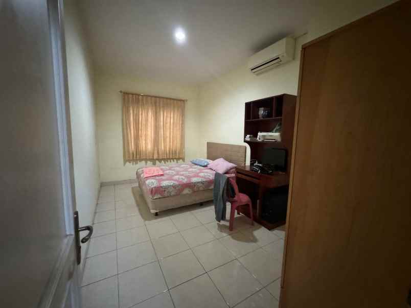 dijual rumah kota wisata