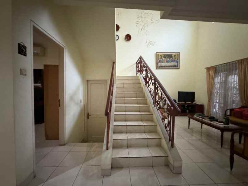 dijual rumah kota wisata